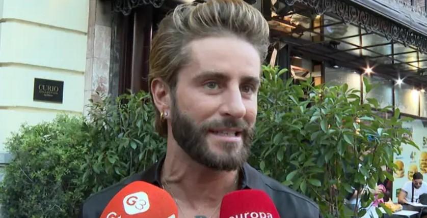 Pelayo Díaz celebra su cumpleaños rodeado de compañeros y con llamativas ausencias 