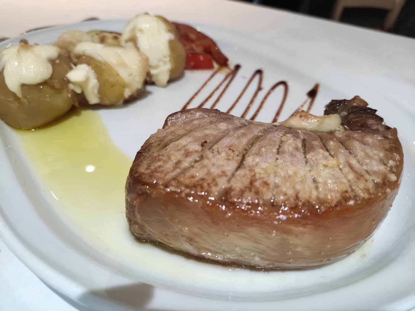 La barriga de atún al horno de La Fontanilla