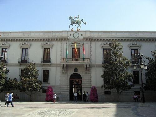 El Ayuntamiento renueva el alumbrado de 270 calles con una ayuda de ocho millones de euros
