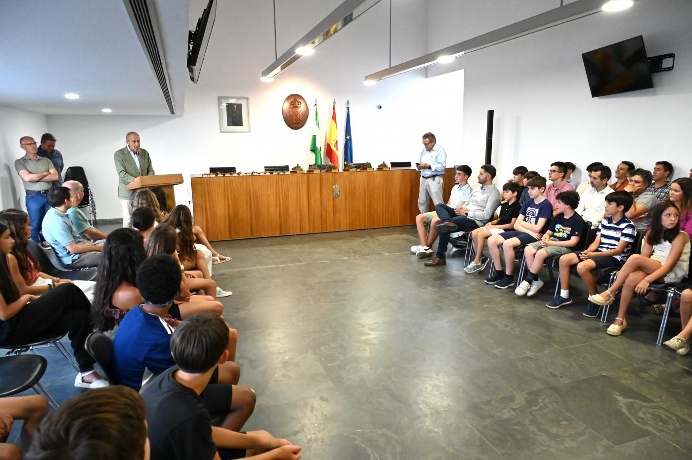 Tomares homenajea a sus deportistas más destacados de la temporada 24-25