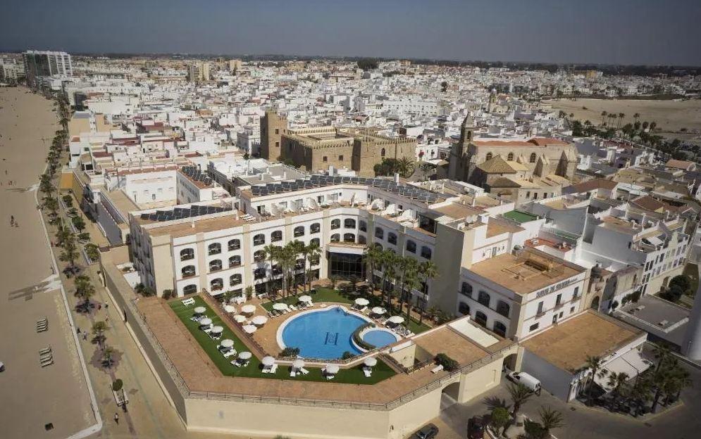 Horeca estima que Rota supere la media provincial de ocupación hotelera durante julio