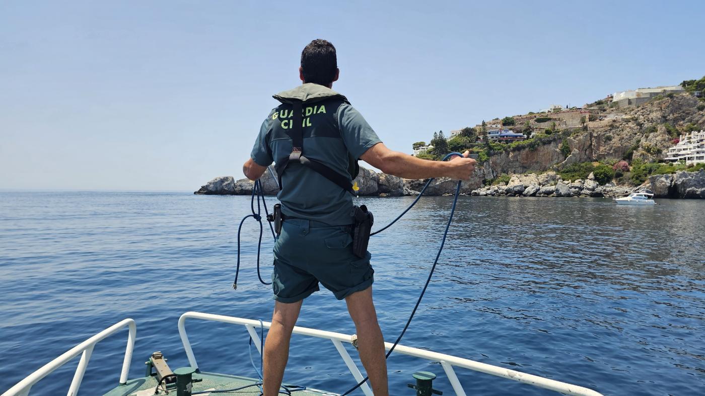 Rescatado un buceador desorientado y herido en la cara poniente de La Punta de la Mona
