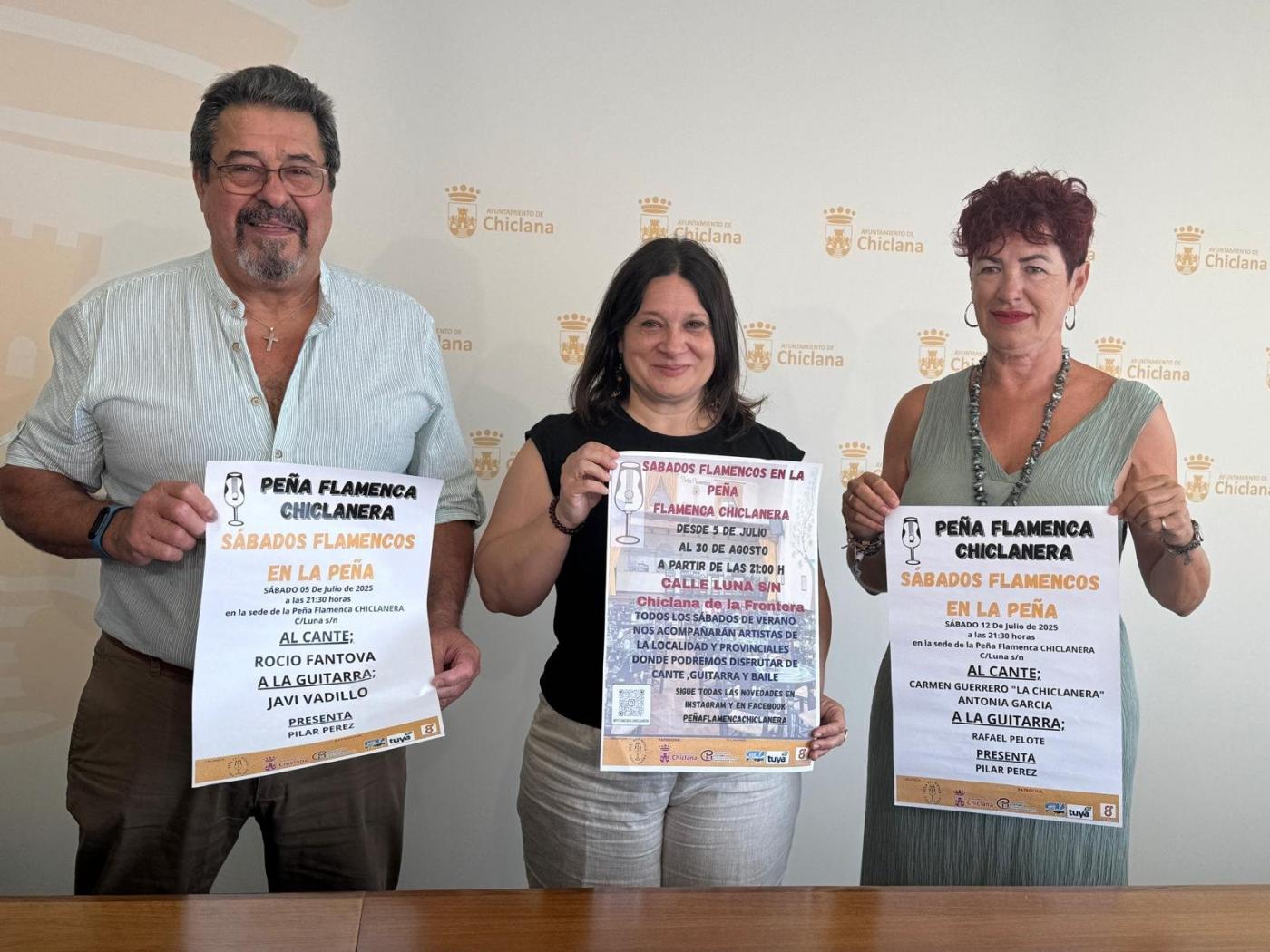 Susana Rivas, junto a los organizadores - VIVA