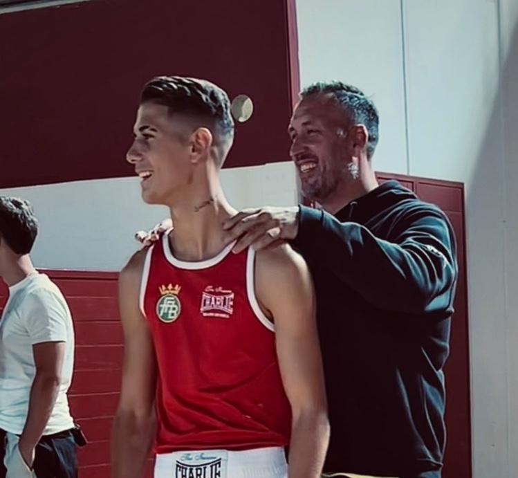 La Escuela de Boxeo Seda Álvarez de Camas arrasa en el ring con sus jóvenes boxeadores