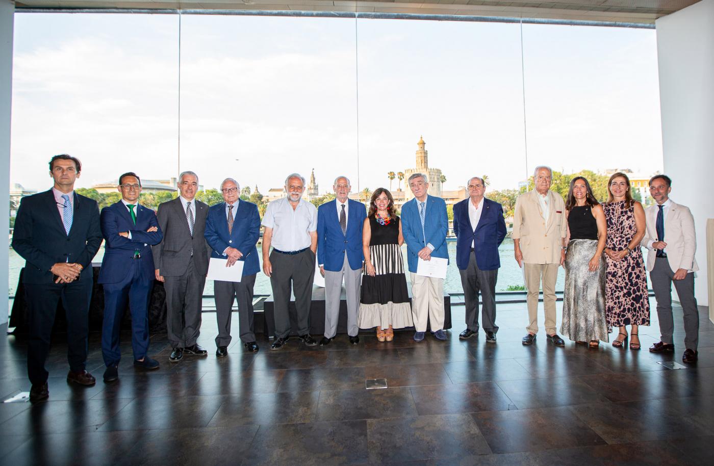 El Colegio de la Arquitectura Técnica homenajea a los colegiados más longevos 
