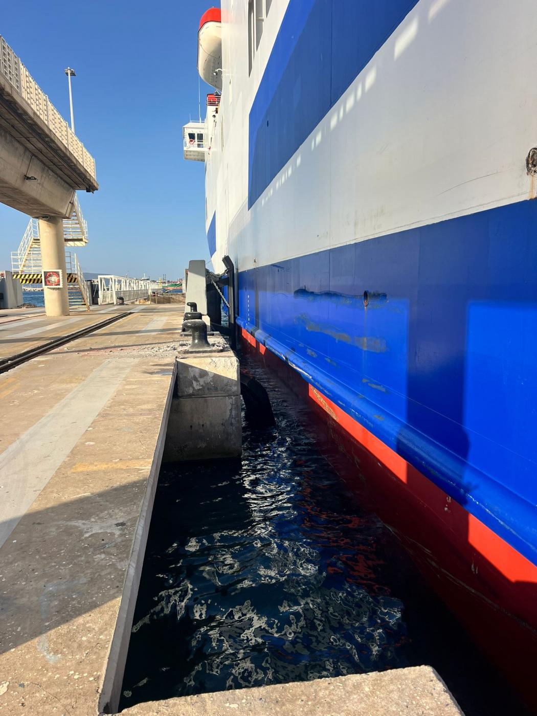 El AF Claudia, el ferry siniestrado en Algeciras. - X/APBA