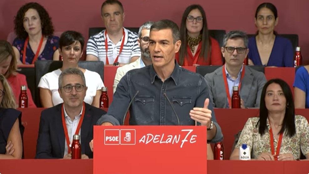 Sánchez dice que confió en Cerdán y Ábalos y fue traicionado pero seguirá al frente