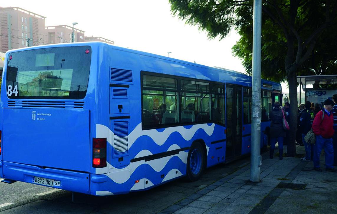 Los autobuses de Jerez, gratis, pero con la frecuencia de paso de un sábado