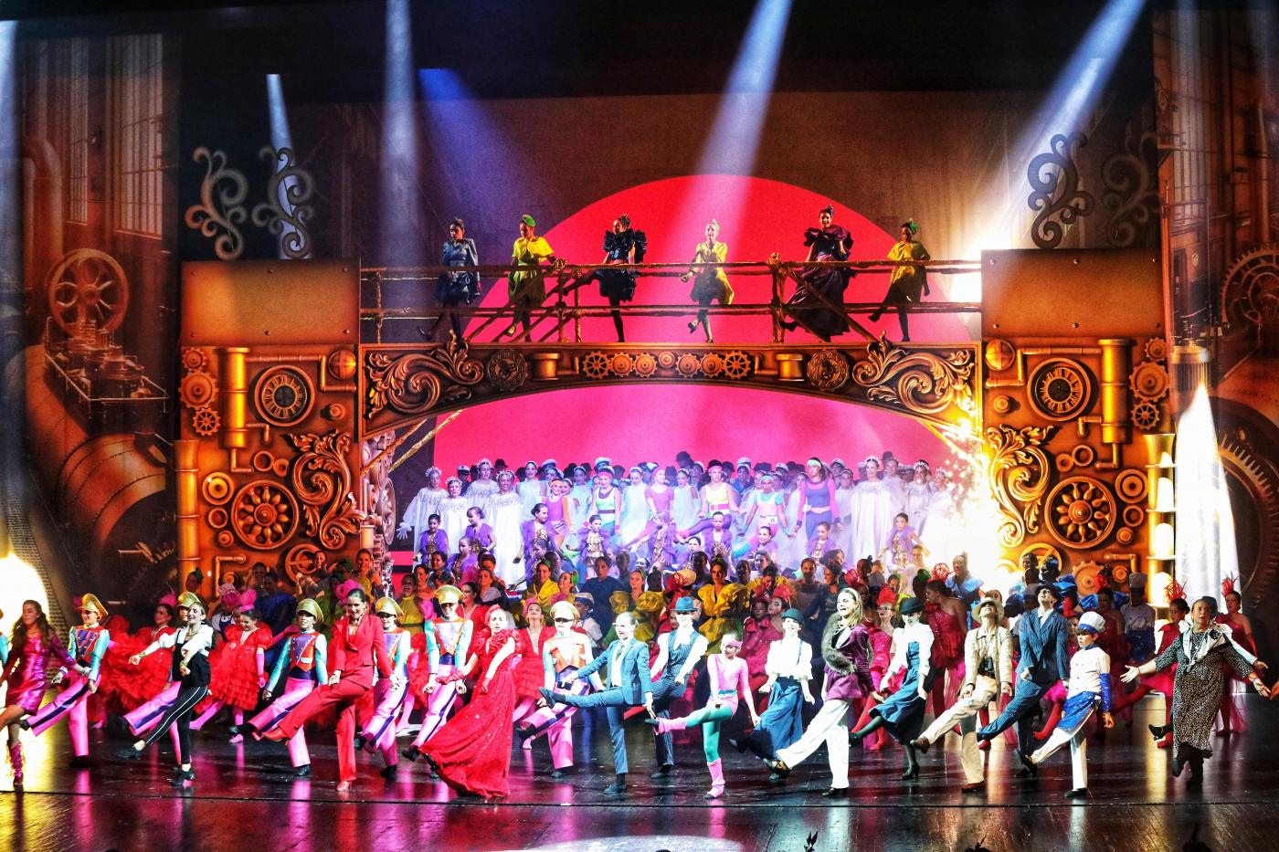 Sevilla se vuelca con el estreno del nuevo musical de Fredes Insa