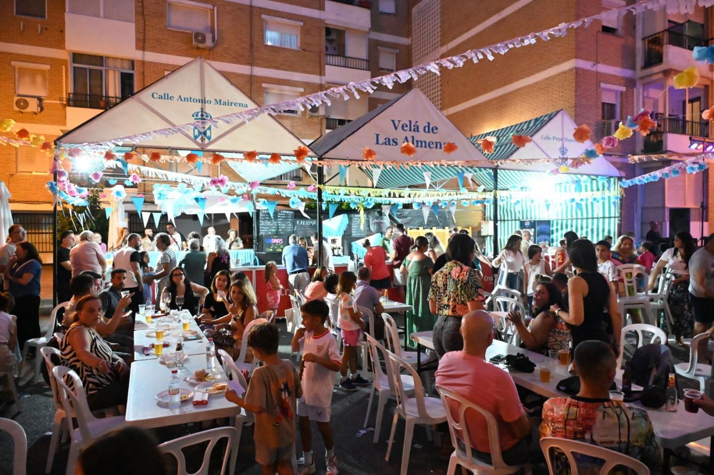 Las Almenas inaugura el verano en Tomares con su Velá
