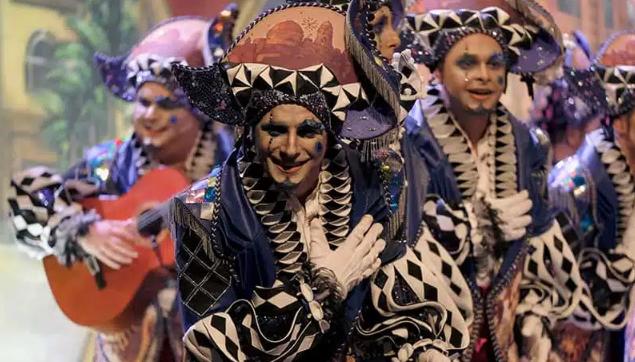 Vuelve el carnaval este verano de la mano de la Peña Carnavalesca 'La Cruz del Mar'