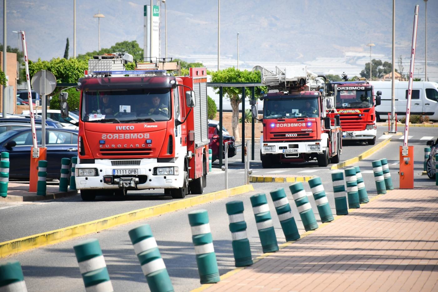Dan de alta a las 2 bebés y la menor afectadas por humo tras un incendio en Roquetas