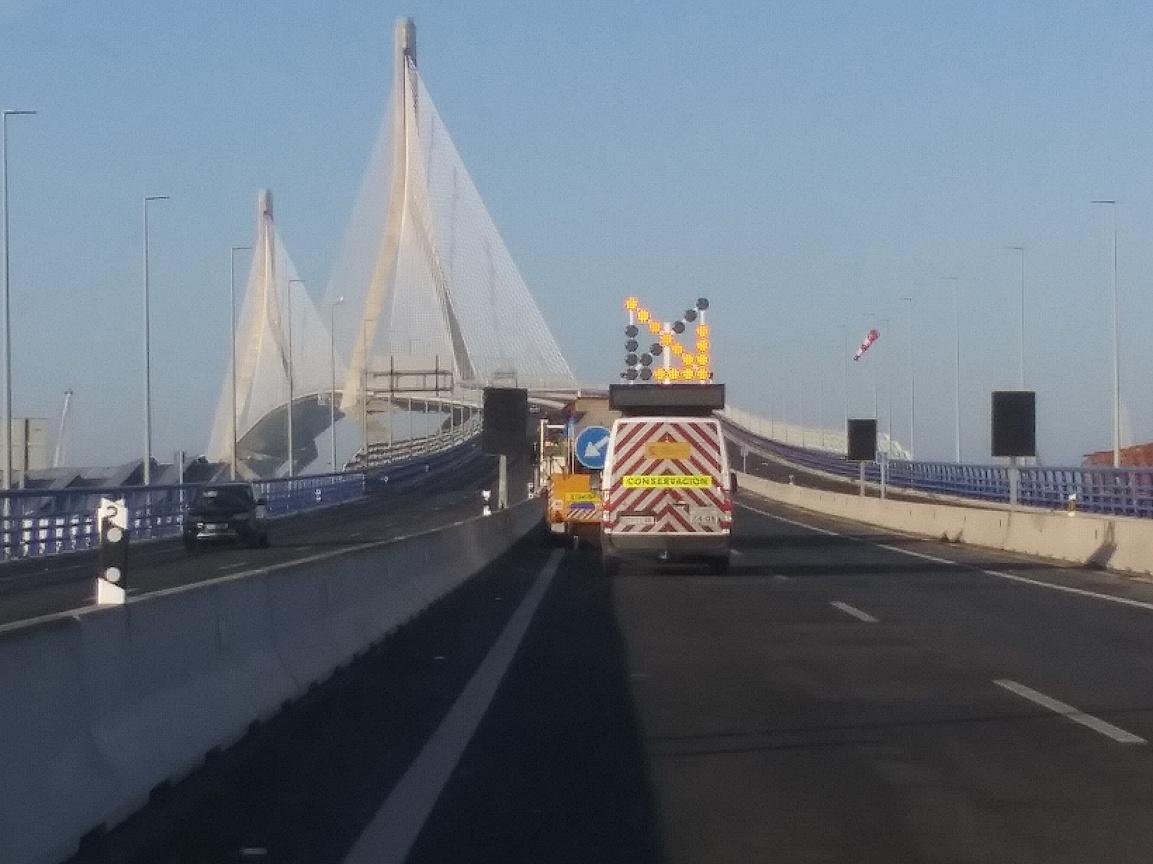 Inversión de 33,7 millones para la conservación de los accesos a Cádiz por los dos puentes