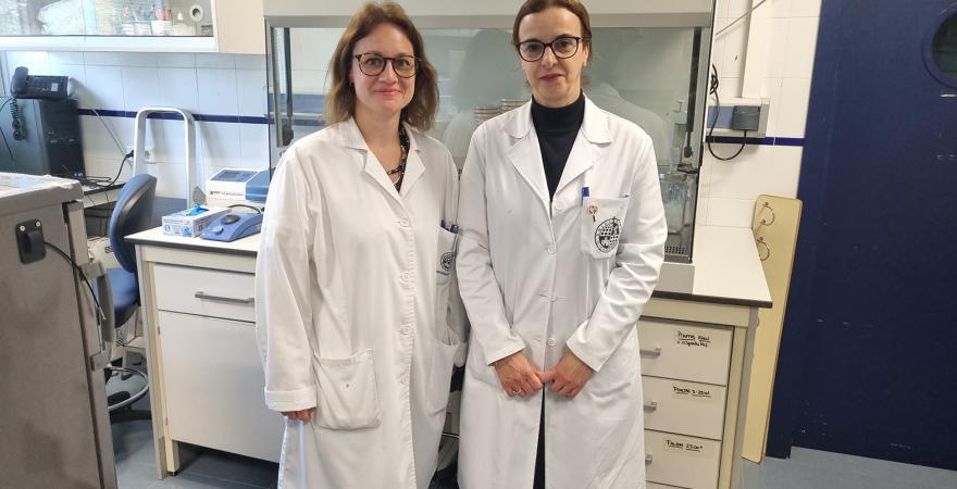 Las investigadoras de la UJA Hikmate Abriouel y Julia Manetsberger. - Universidad