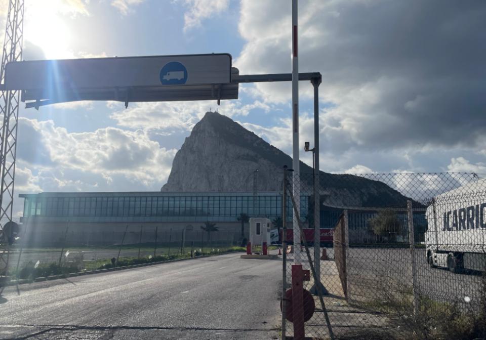 Temen por el futuro de unos 40 trabajadores tras la eliminación de la Verja de Gibraltar