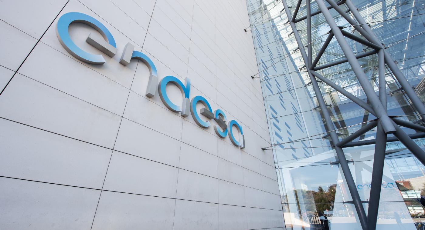 Endesa se suma a Iberdrola en su insumisión: entre ambas reclaman al Gobierno 778 millones