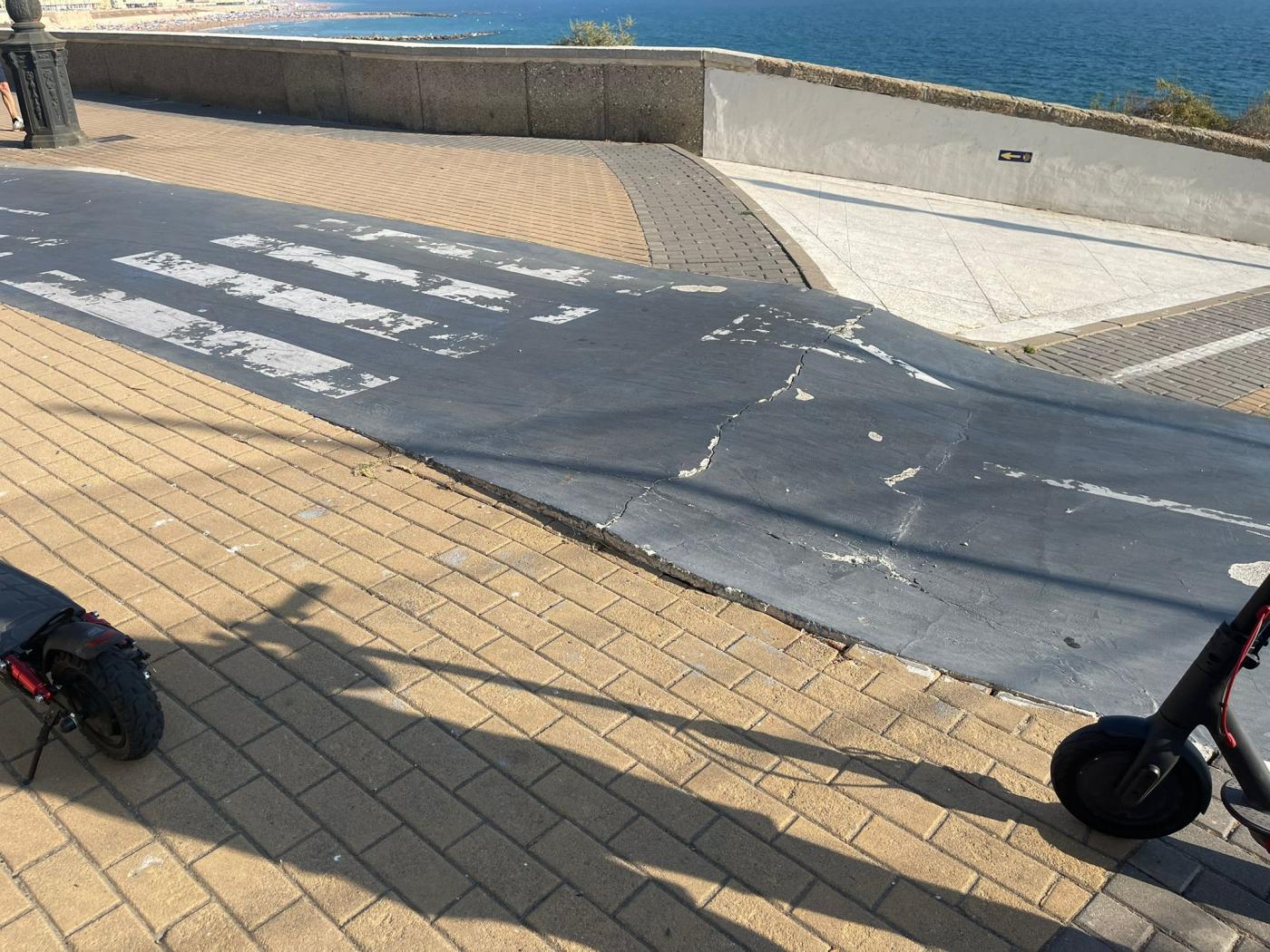 Reclamación al Ayuntamiento por el mal estado del carril bici del Campo del Sur