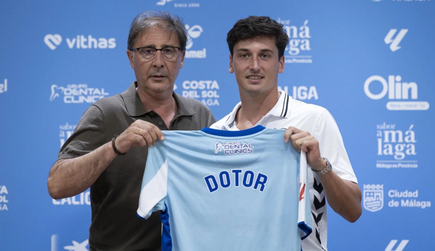 Dotor, presentado como jugador del Málaga CF. - MÁLAGA CF