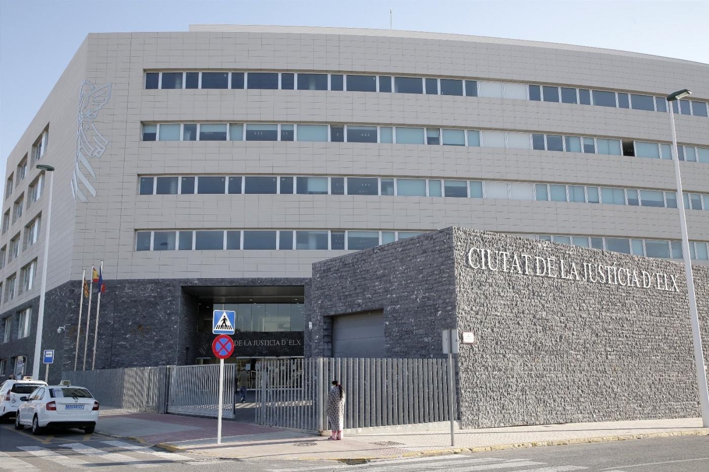 Siete años de inhabilitación a una exedil del PP de Torrevieja por prevaricación