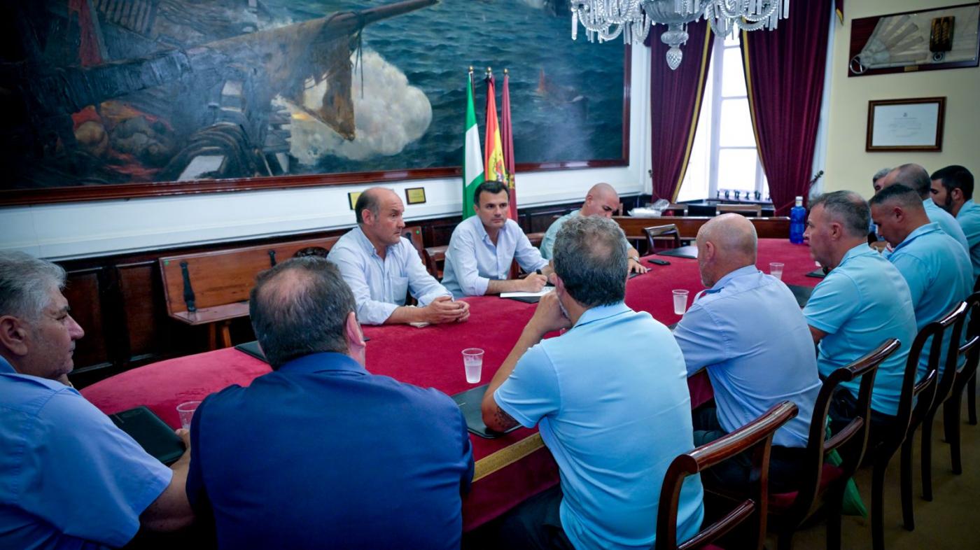 Bruno García insiste en la vía del diálogo para poner fin a la huelga de autobuses