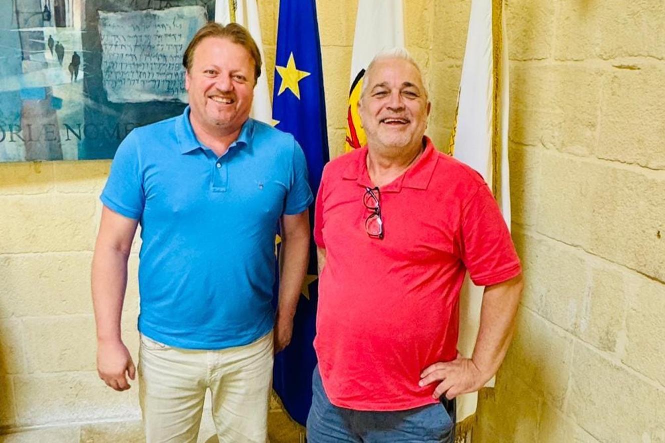 El alcalde de Victoria y Patricio Pérez - Ateneo de Jerez