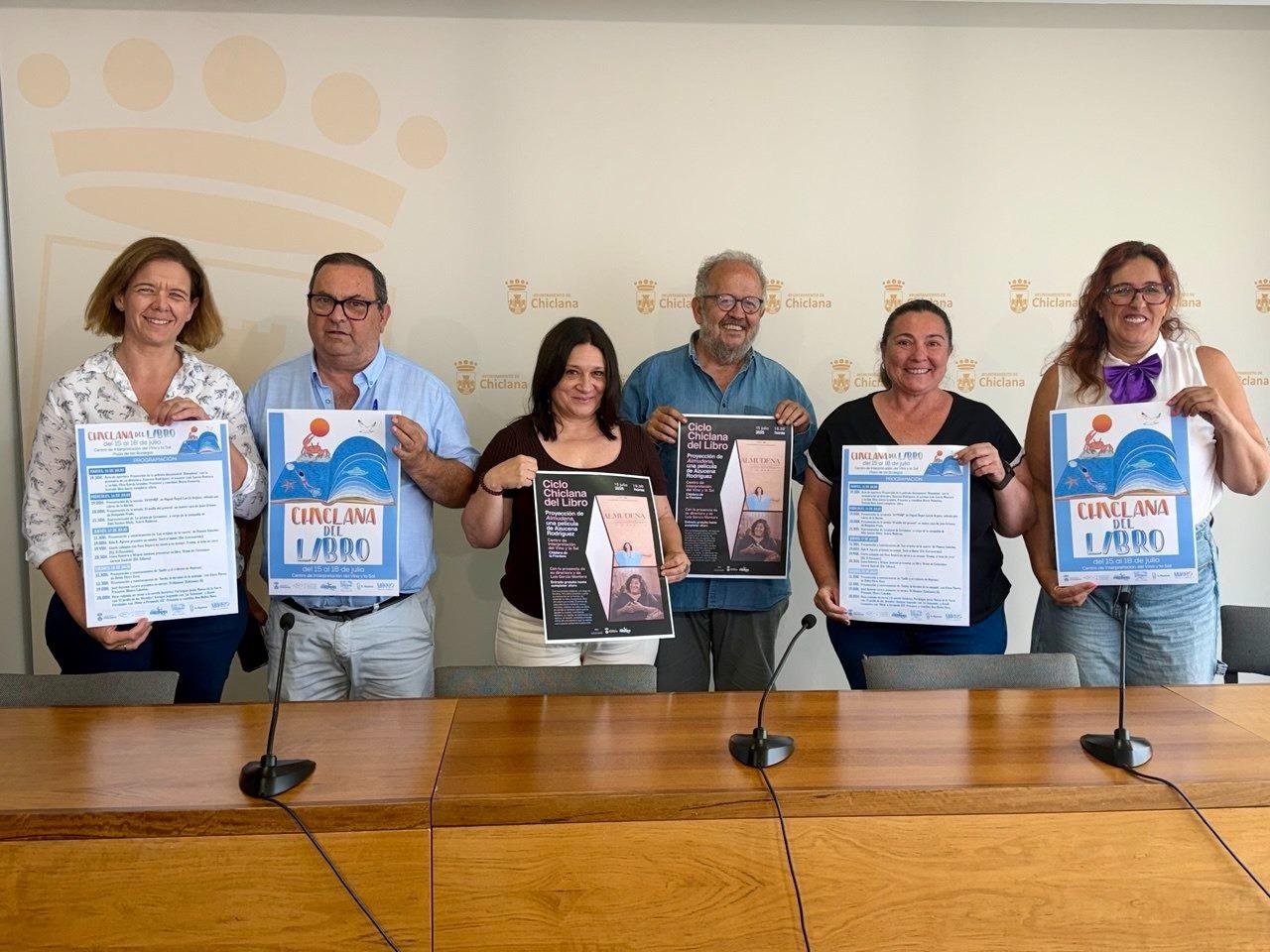 La lectura protagoniza el verano en Chiclana con la cita cultural ‘Chiclana del libro’