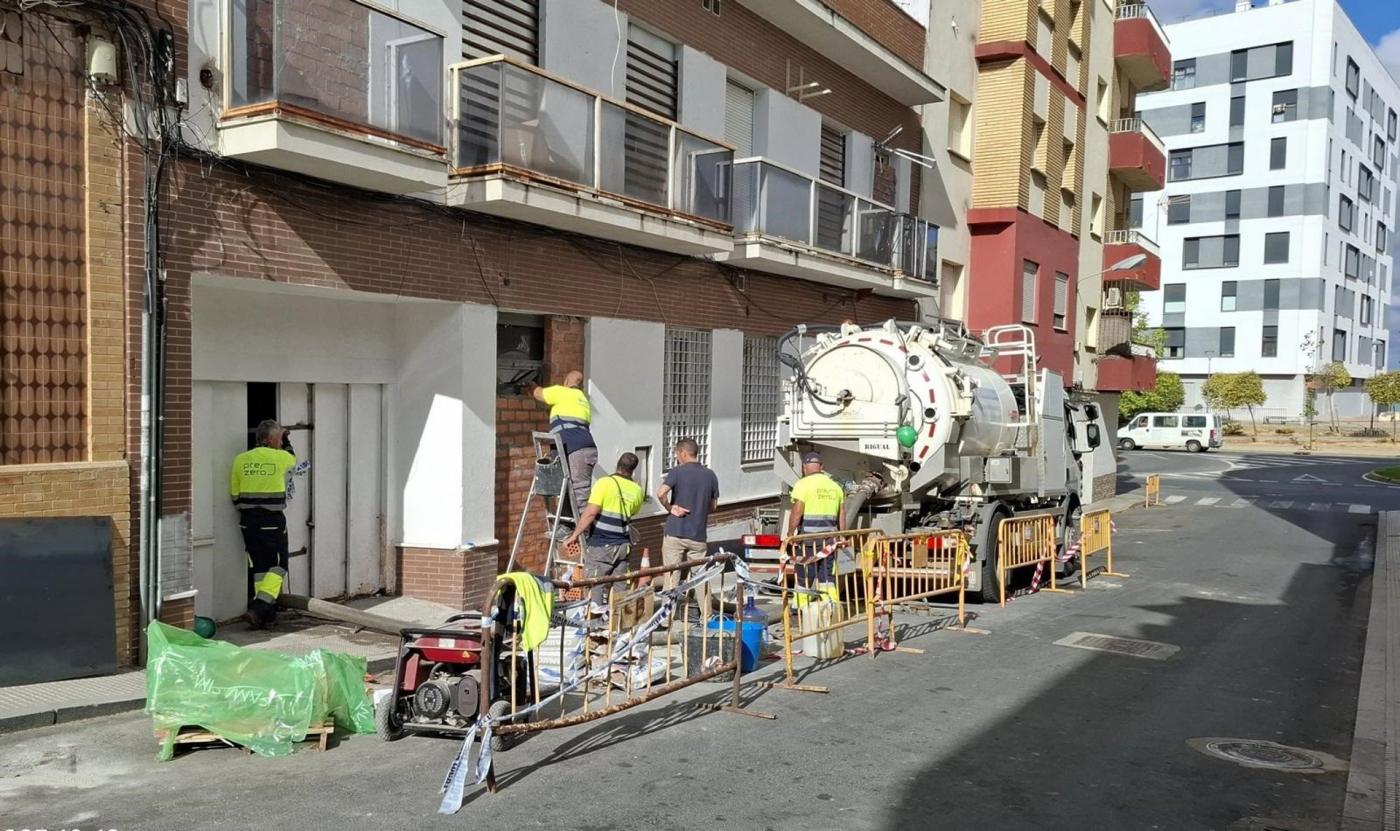 Desalojan un edificio okupado en la calle Tharsis de la capital