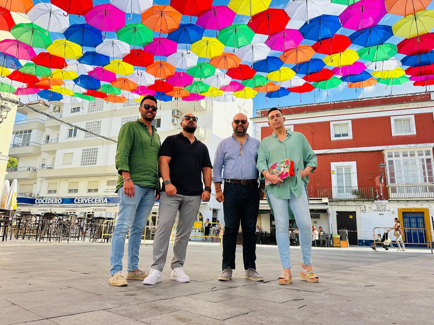 La Plaza de La Herrería se transforma con un parasol ornamental