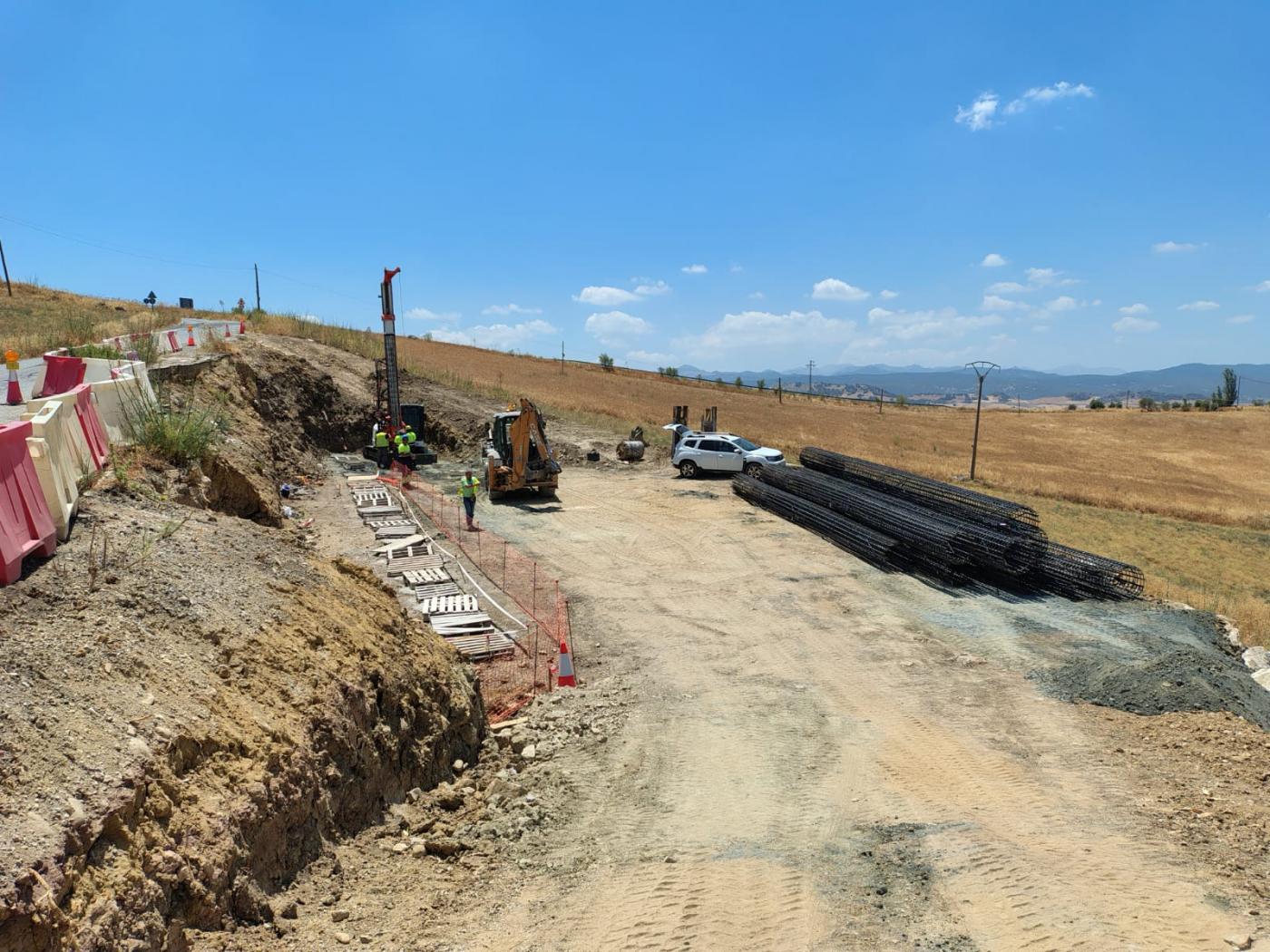 Carretera de acceso a Cortijo Los Villalones.  - Diputación