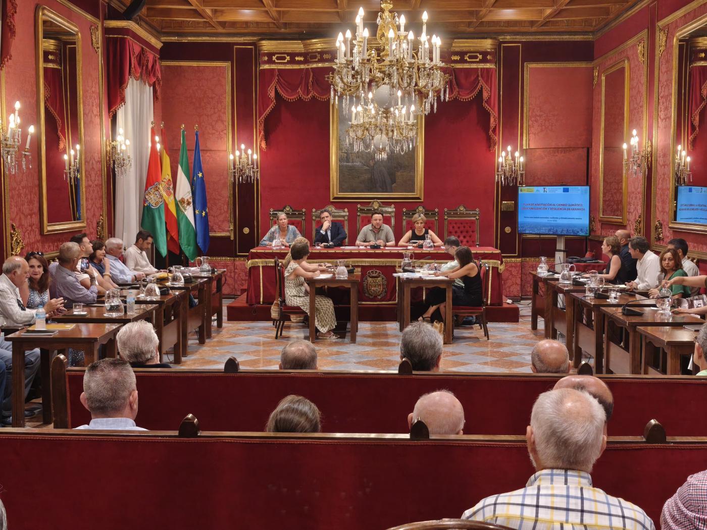 El Ayuntamiento presenta el Plan de adaptación al cambio climático ante el pleno vecinal