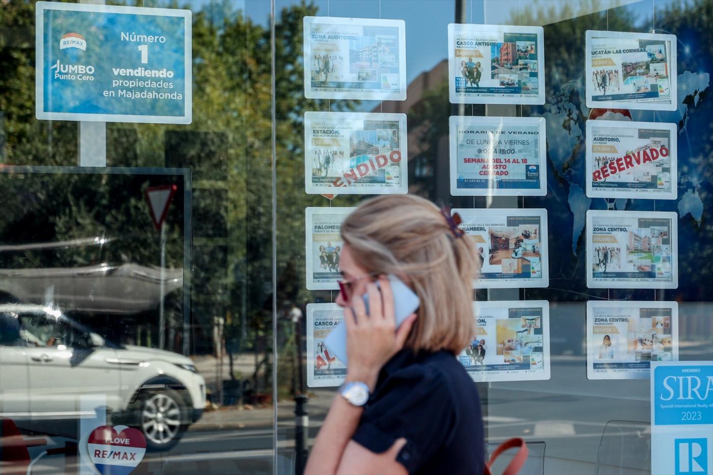 La compraventa de viviendas en Andalucía vuelve a tasas positivas y crece un 34,1% en mayo