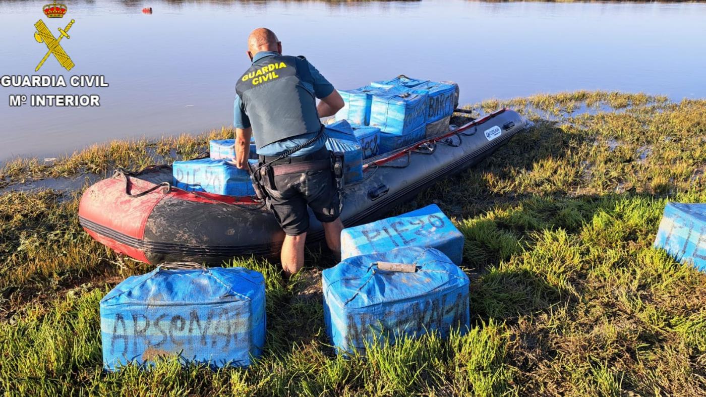 La barca recreativa en la que se cambió el hachís por gasolina.  - G.C.