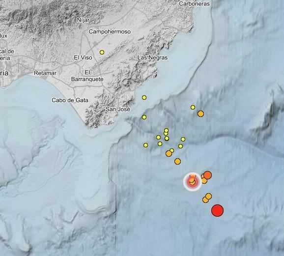Hasta 25 réplicas de baja intensidad suceden al terremoto registrado frente a la costa
