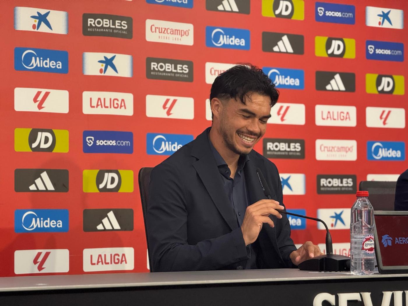 Gabriel Suazo, un hombre feliz que llega al Sevilla FC