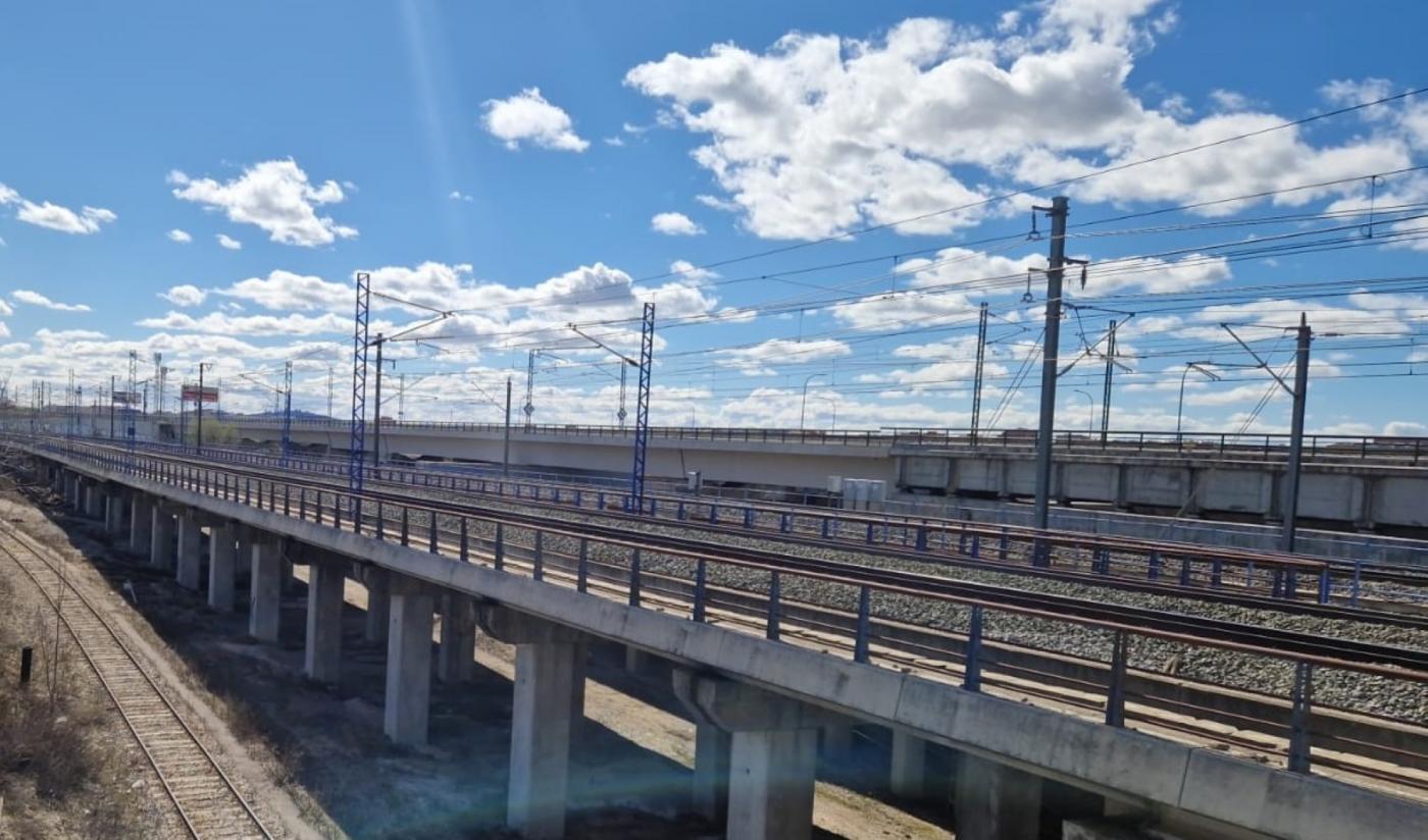 Adif licita obras para reforzar el viaducto ferroviario sobre el Tamarguillo en Sevilla