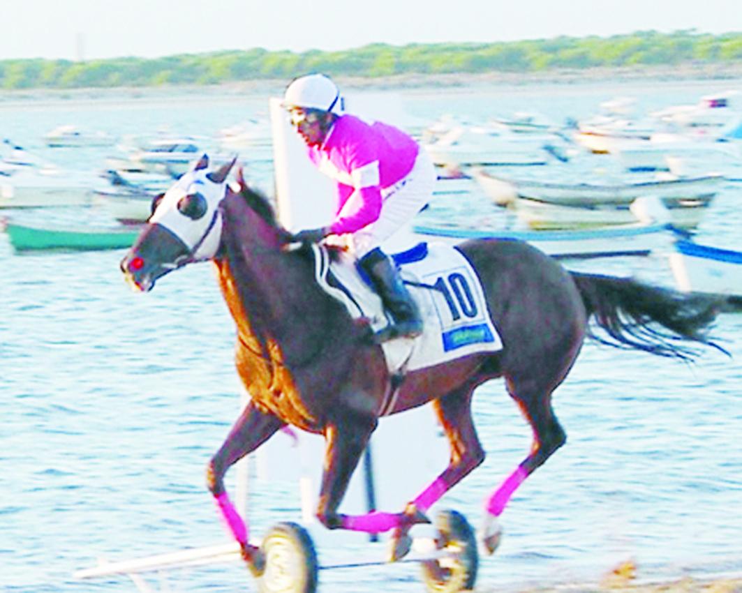 Ya suena a galope en las Playas de Sanlúcar de Barrameda