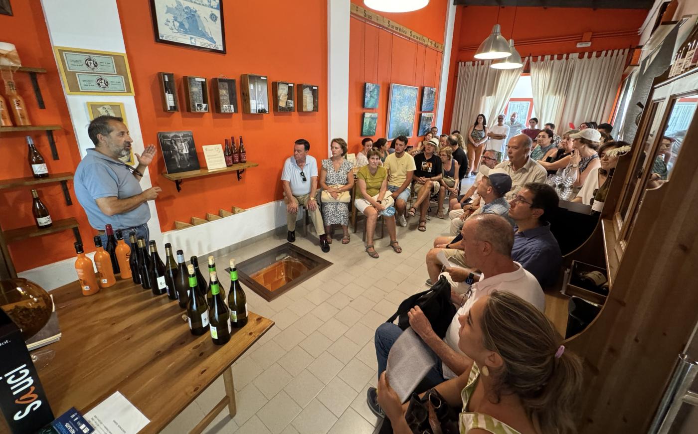 La herencia y tradición de los vinos y vinagres del Condado, a debate en la UNIA