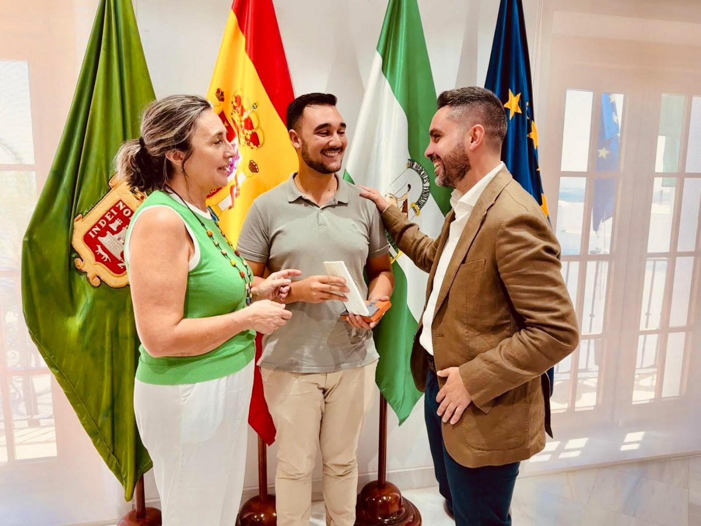 El vejeriego Alejandro García, premio al mejor expediente de Trabajo Social en la UCA