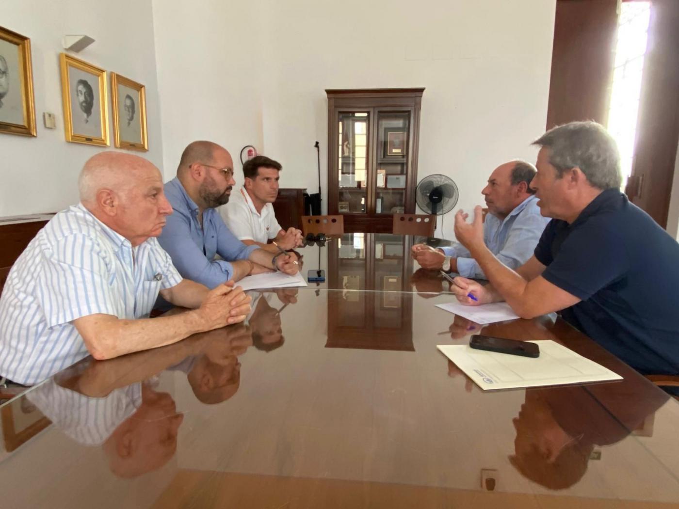 REUNIÓN BELLO CON URBALUZ. - viva