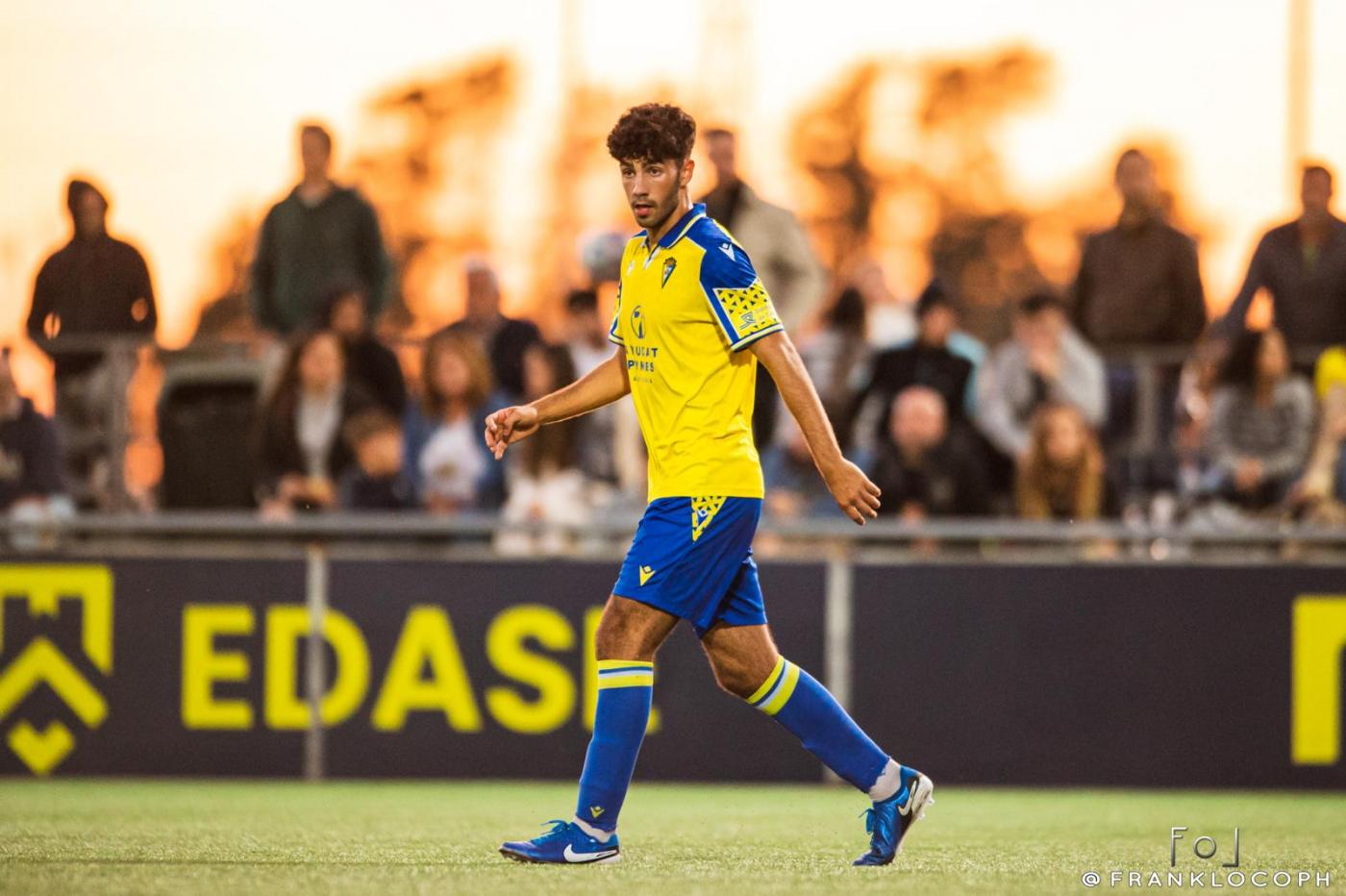 Toni, en un partido con el Cádiz.  - FranklocoPH