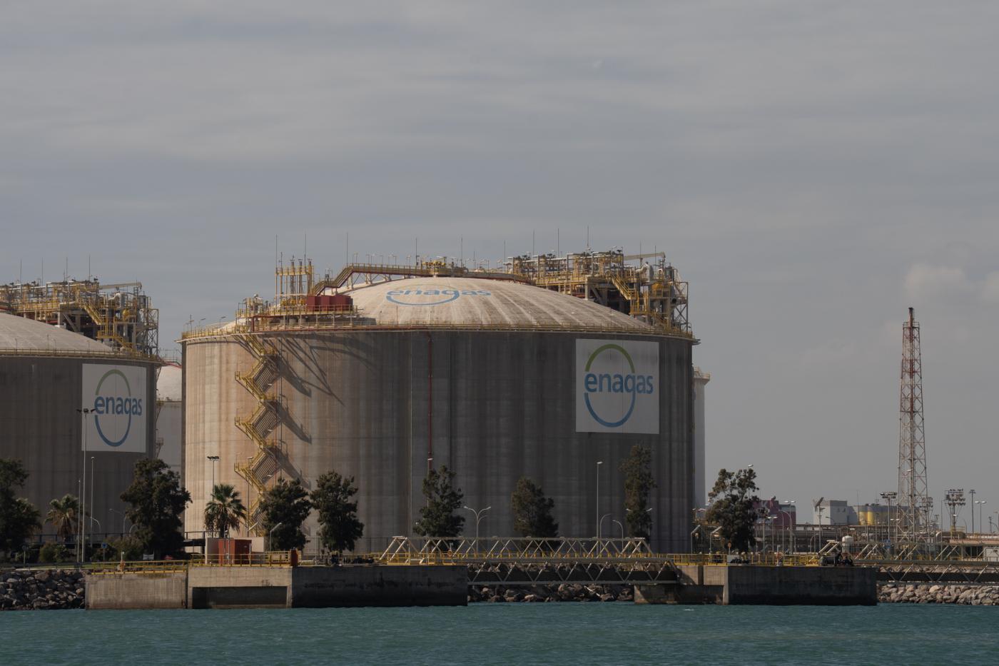 Los 27 acuerdan prorrogar por 2 años el objetivo de almacenar un 90% de gas en la UE