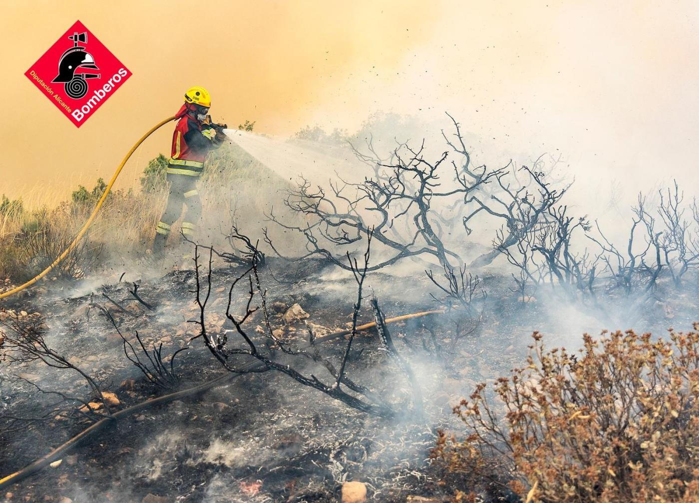 Incendio forestal de Ibi y Alcoi - CONSORCIO DE BOMBEROS DE ALICANTE