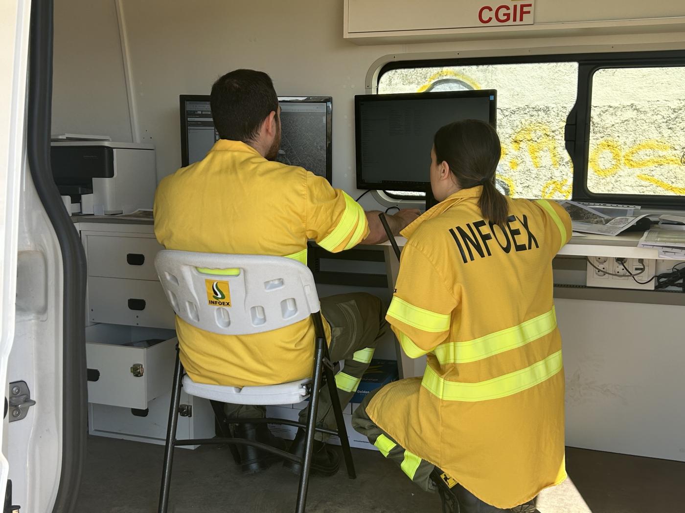 Estabilizado el incendio de Badajoz tras quemar unas 2.400 hectáreas
