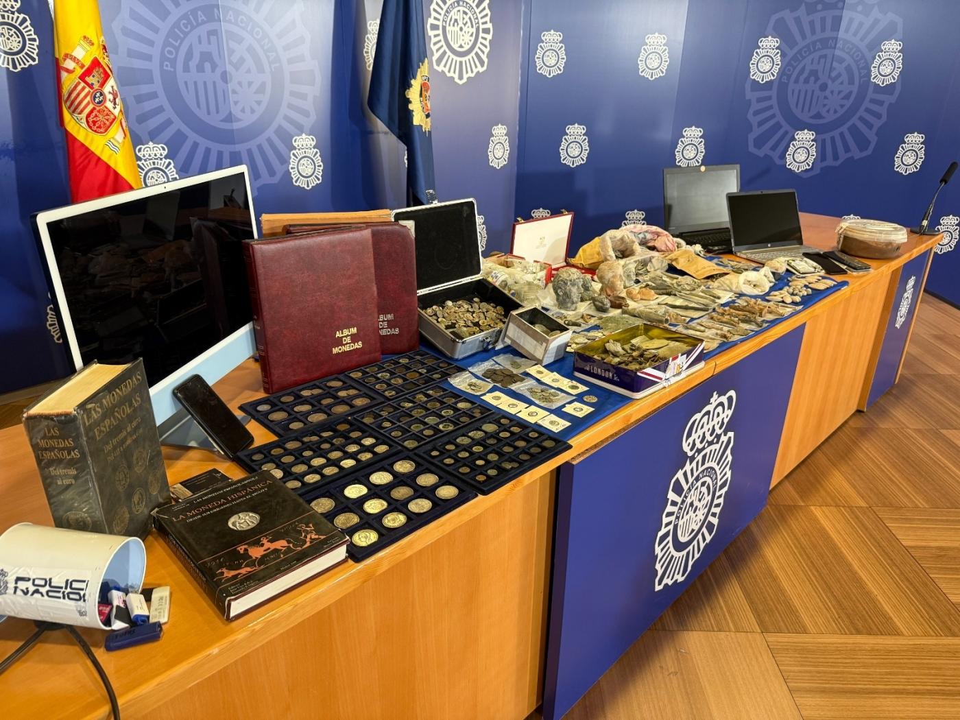 7 detenidos en Sevilla, Córdoba y Jaén por la venta de 3.200 piezas arqueológicas 