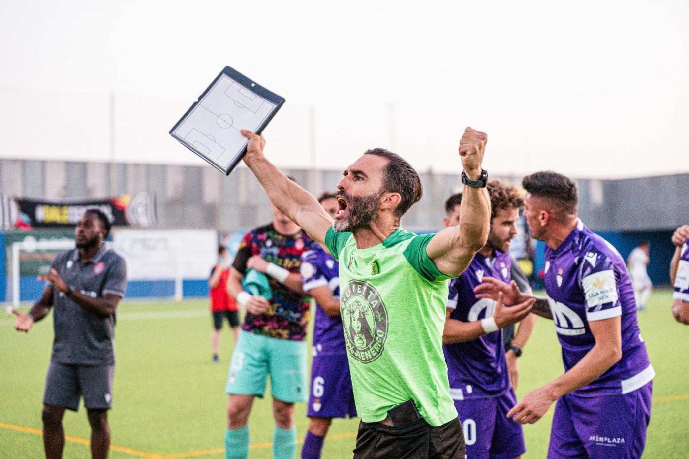 Santi López, segundo entrenador del Real Jaén.  - Miranda López