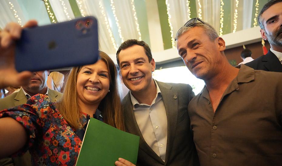 Moreno entrega ayudas por 175 millones para modernizar el campo andaluz