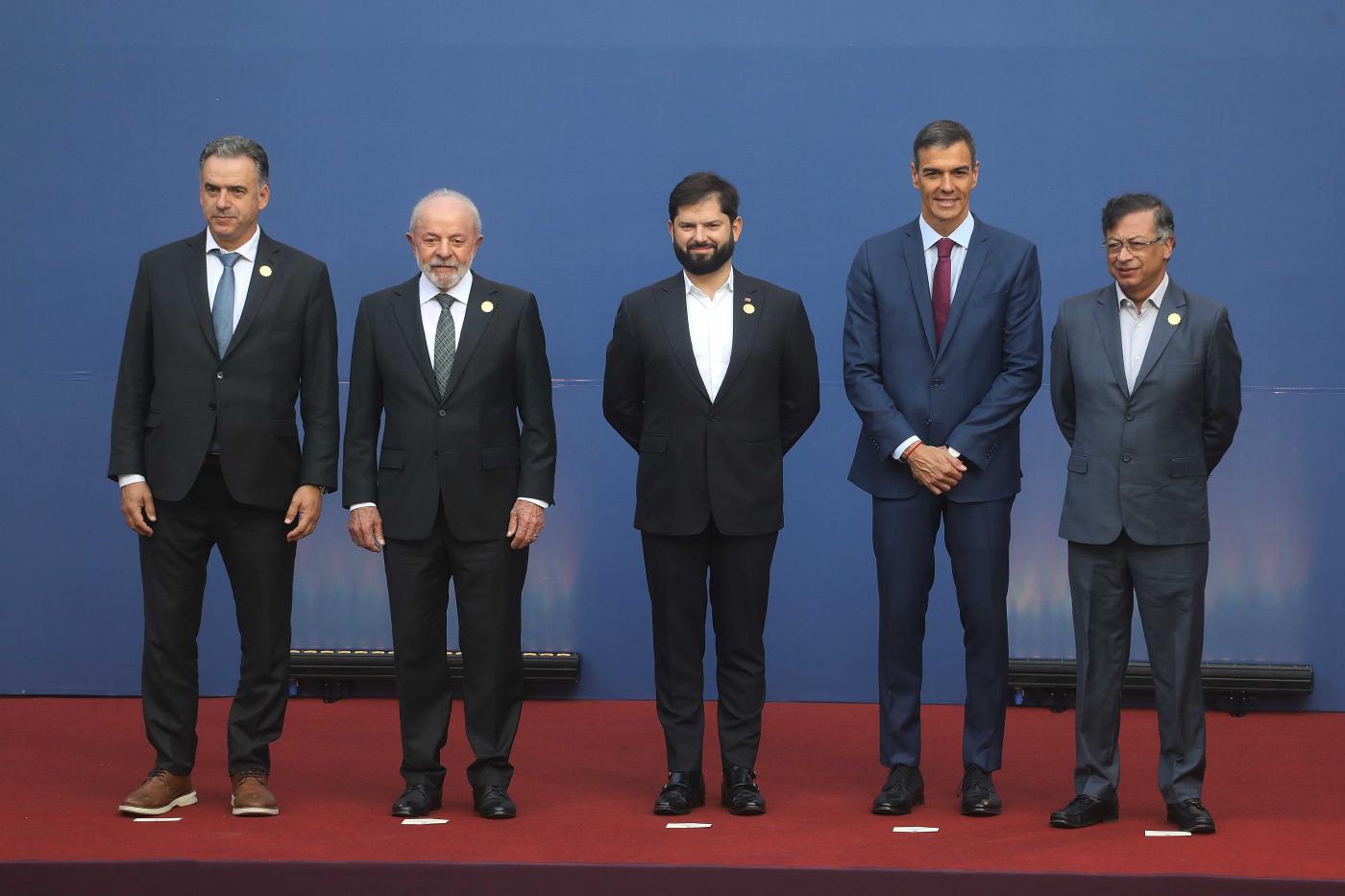 Sánchez defiende en Chile un frente progresista