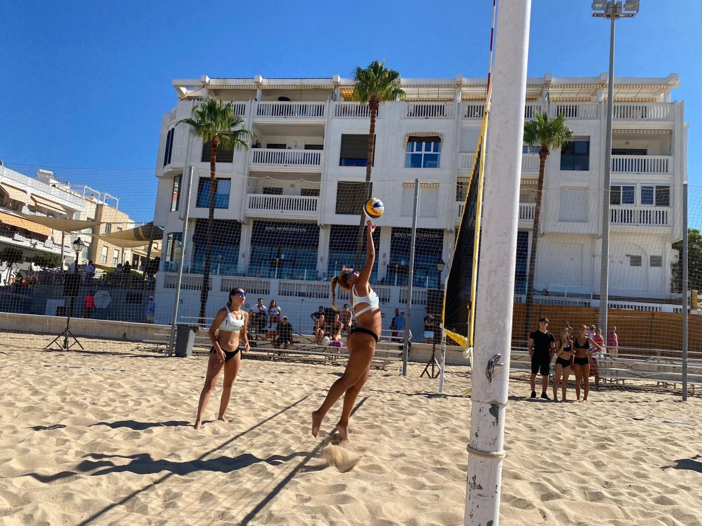 Fútbol playa, Travesía a nado o la Cross de Costa Ballena encabezan esta semana deportiva
