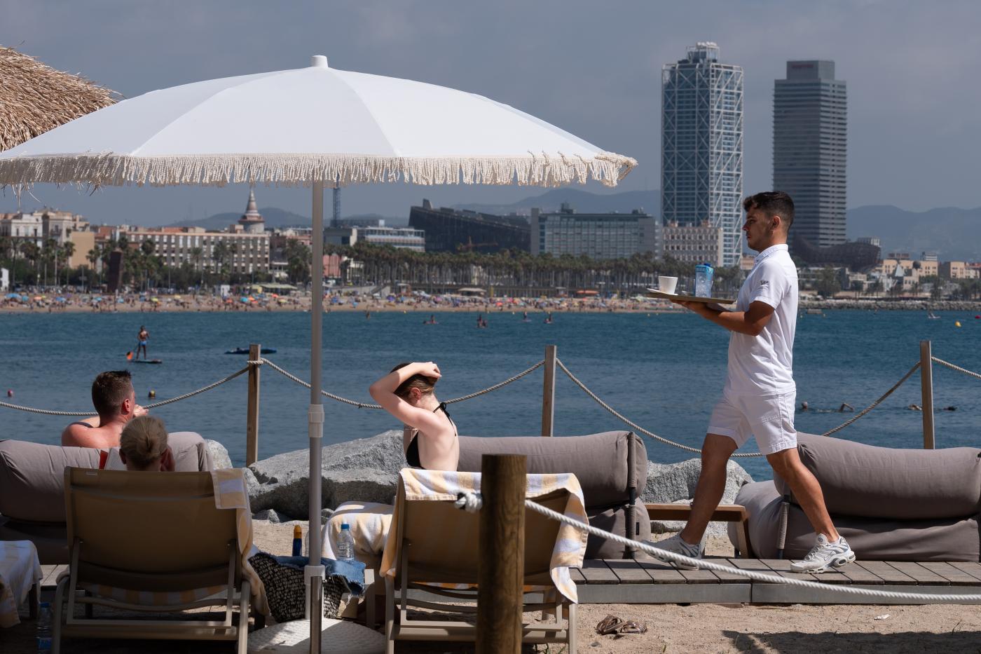 Las pernoctaciones en hoteles aumentan un 2,1% en junio rozando los 39 millones
