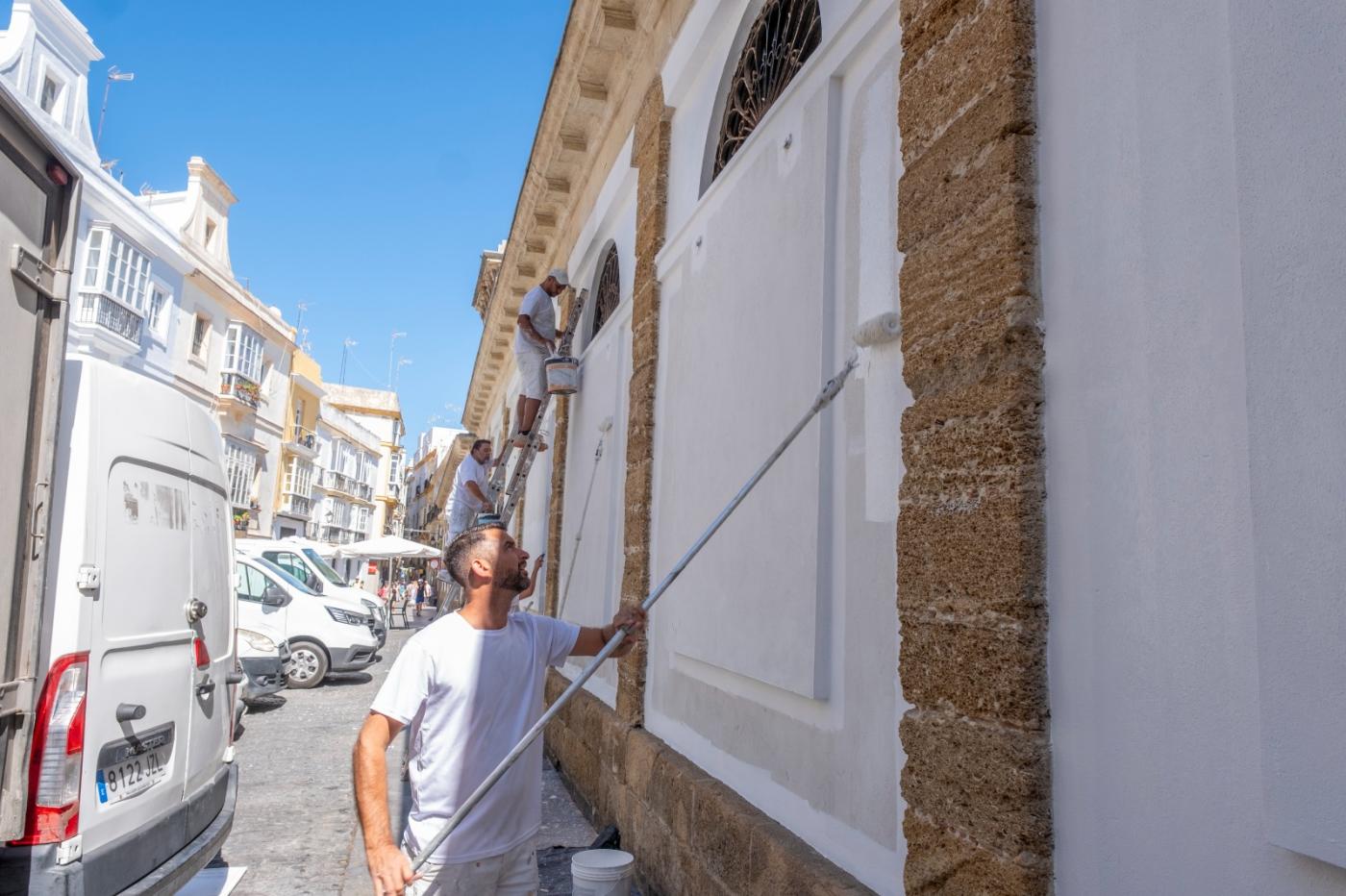 Las obras del Mercado Central de Abastos avanzan con la pintura de la fachada exterior